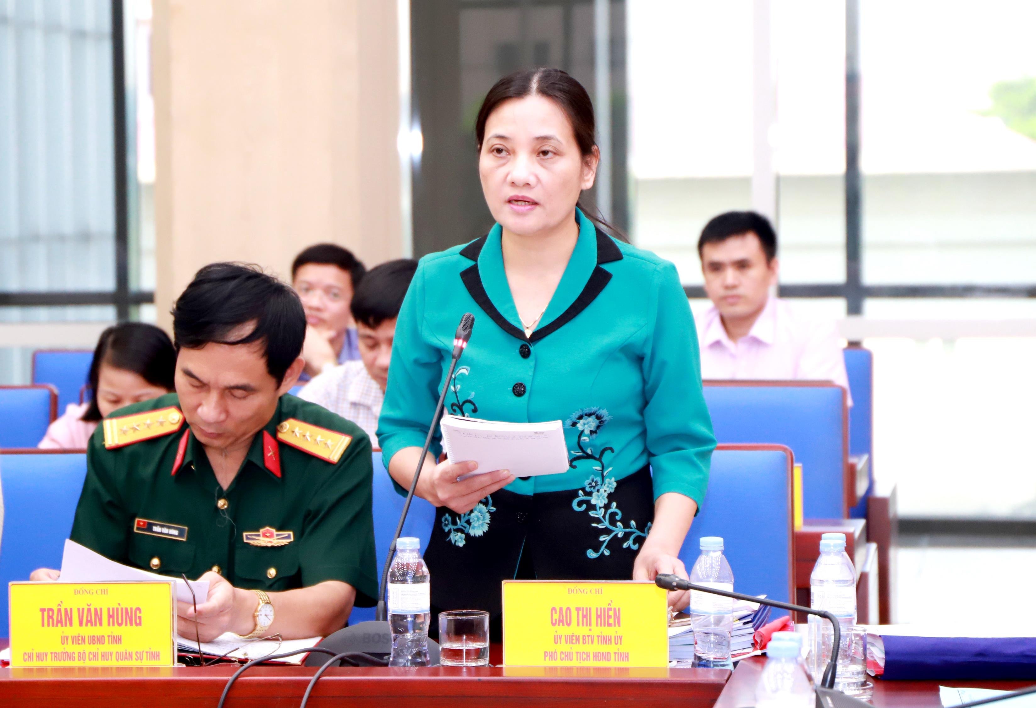 Phó Chủ tịch HĐND Cao Thị Hiền phát biểu tại cuộc làm việc. Ảnh: Thành Duy