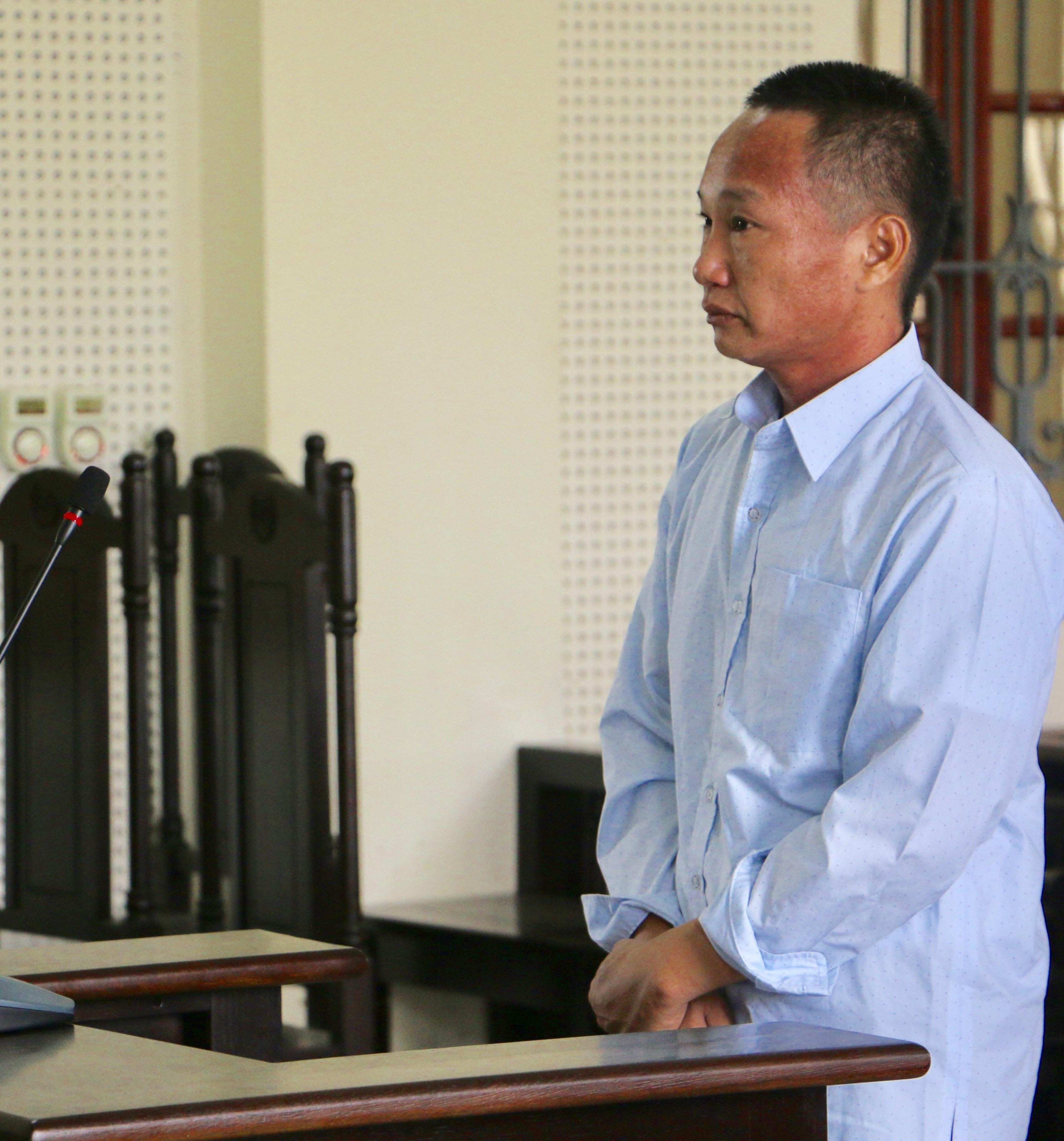 Bị cáo Nguyễn Đức Hùng tại phiên tòa. Ảnh: Quỳnh An.