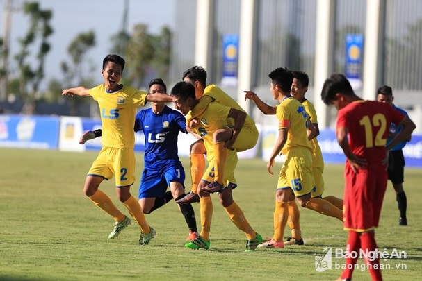 U17 SLNA (áo vàng) giành vị trí Á quân tại VCK U17 QG 2018. Ảnh tư liệu