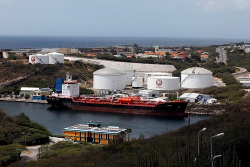 Nhà máy lọc dầu Isla của Tập đoàn dầu khí quốc gia Venezuela (PDVSA) trên đảo Curacao. Ảnh: Reuters.