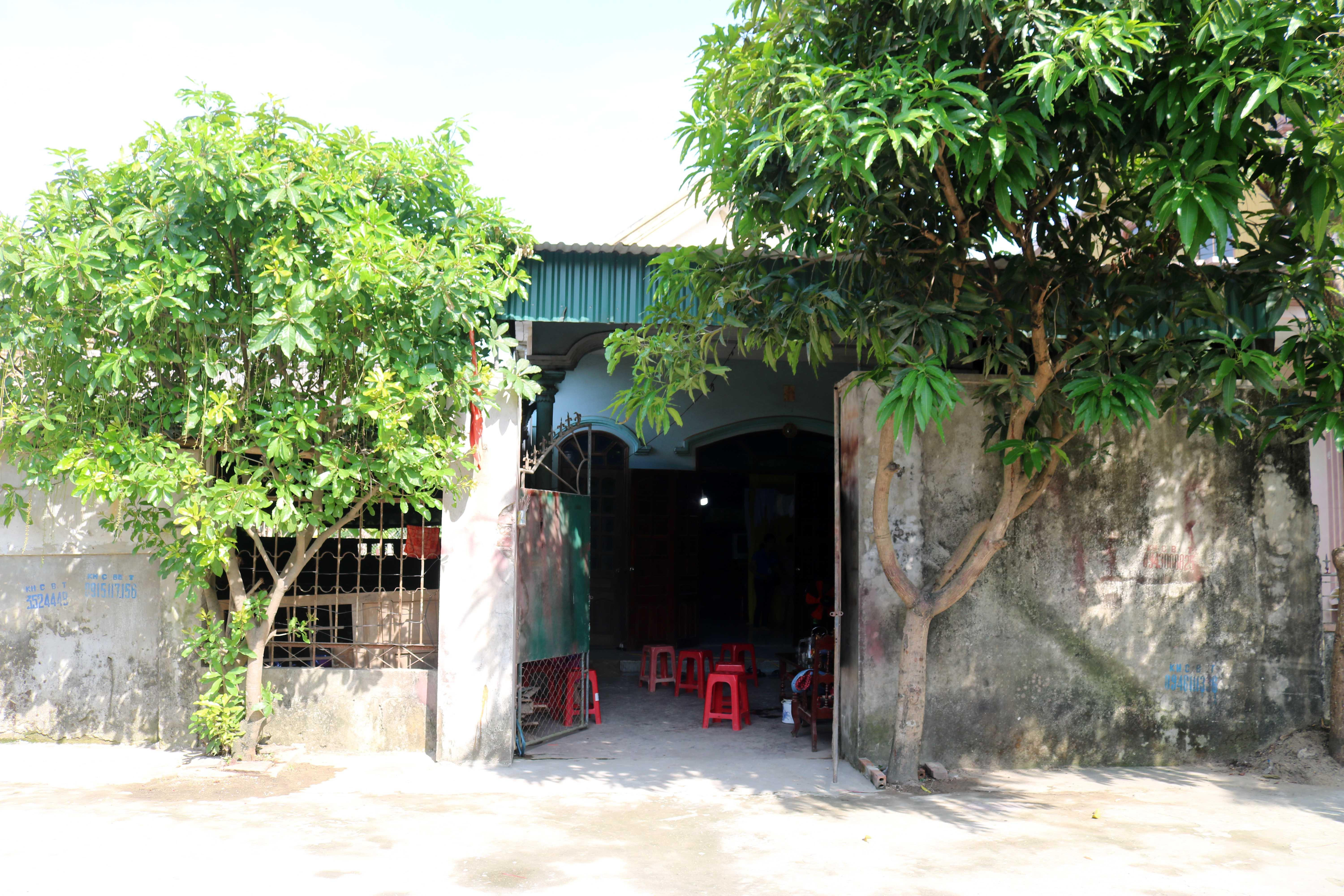 Ngôi nhà nhỏ của 2 chị em Na ở xóm 8, xã Hưng Lĩnh 