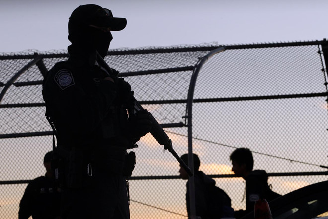 Lực lượng biên phòng Mỹ chốt chặn tại biên giới với Mexico /// Reuters
