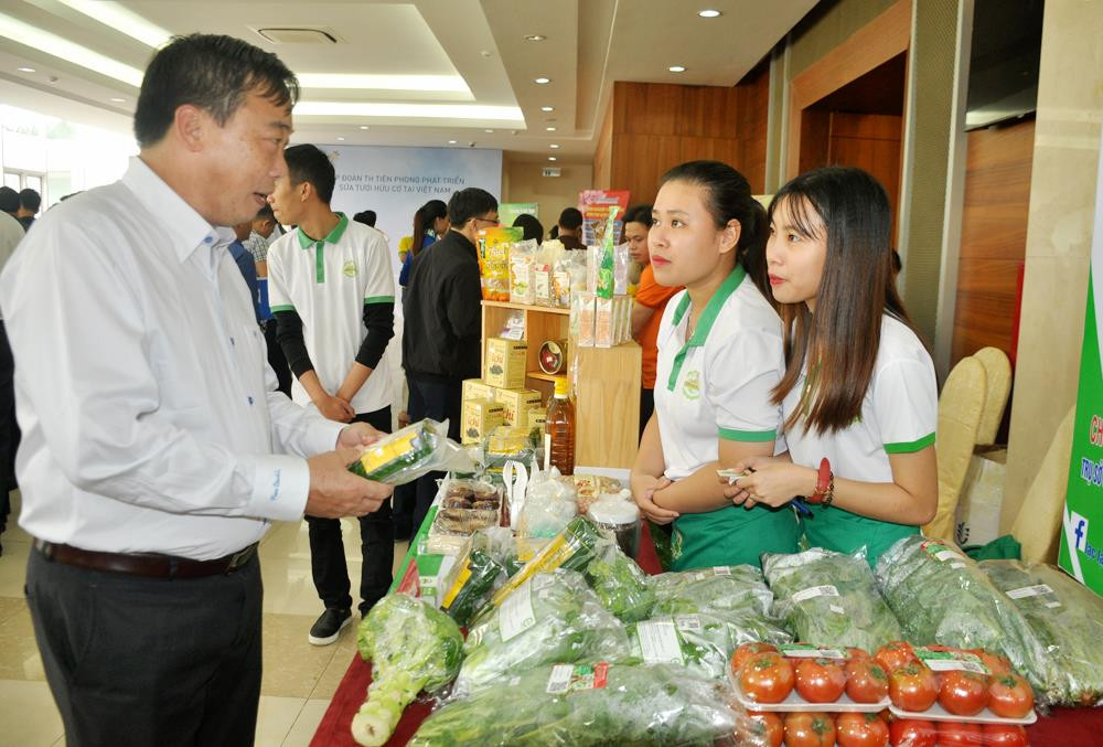 Nhiều sản phẩm của Nghệ An được giới thiệu tại các hội nghị kết nối cung cầu hàng Việt. Ảnh: VIệt Phương