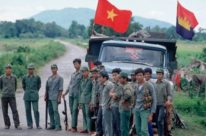 Anh: Doi quan tinh nguyen Viet Nam trong cuoc chien chong Khmer Do hinh anh 12