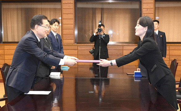Em gái ông Kim đến chia buồn, gửi hoa viếng cựu đệ nhất phu nhân Hàn Quốc - Ảnh 1.