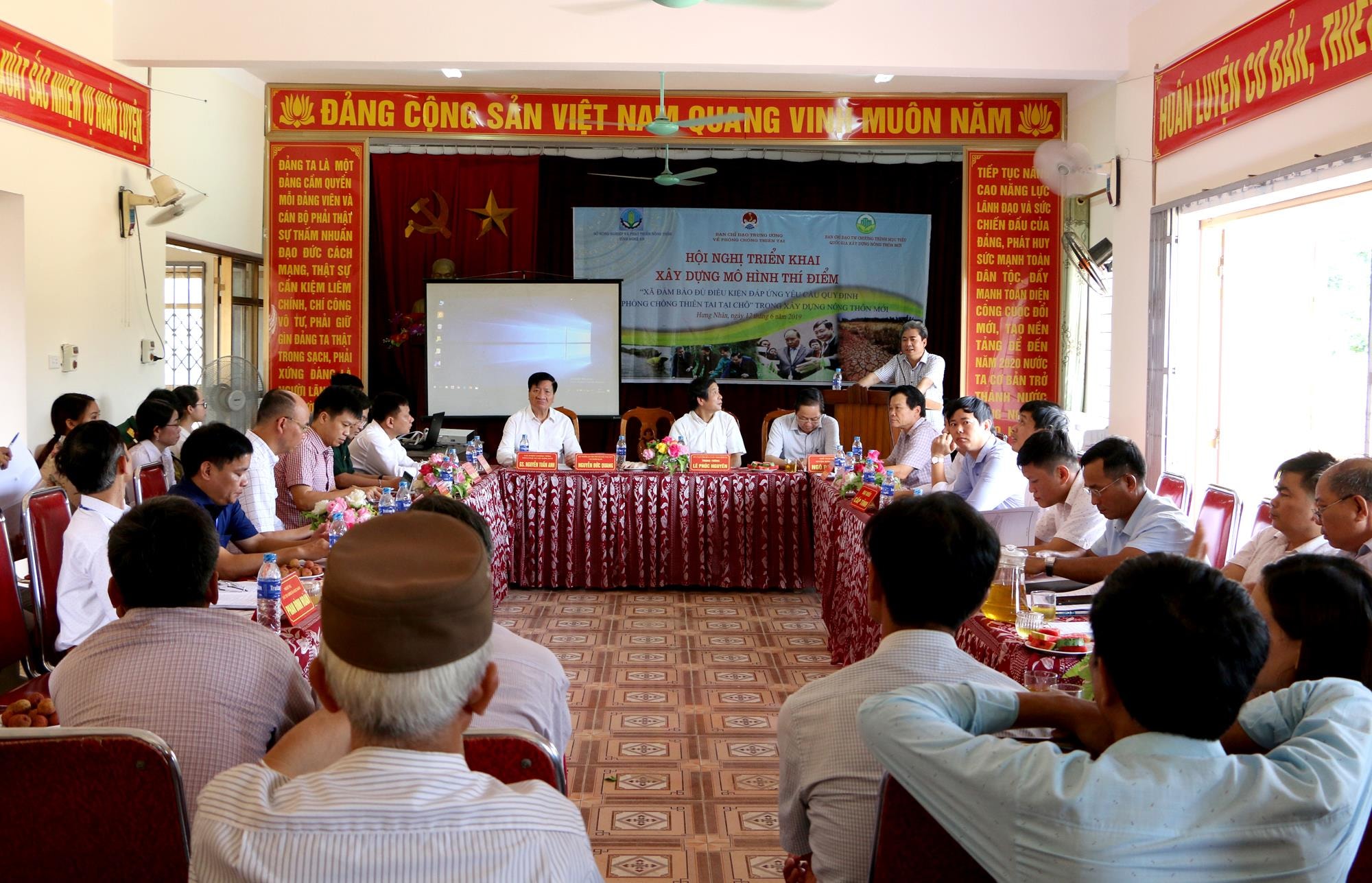 Ông Nguyễn Đức Quang- Cục Trưởng Cục Ứng phó Khắc phục thiên tai, Phó Ban Chỉ đạo cứu nạn Trung ương khai mạc hội nghị. Ảnh: Nguyễn Hải 