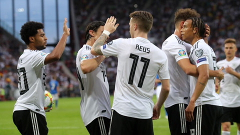  ĐT Đức vượt qua Estonia với tỷ số 8-0 ngay trên sân nhà. 