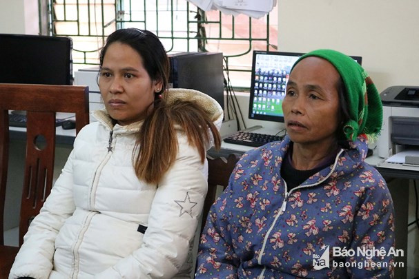 Moong Thị Oanh và mẹ là những nhân vật mà Báo Nghệ An đã phản ánh trong loạt bài về việc dụ dỗ hàng xóm qua Trung Quốc bán con. Hiện Oanh đã bị cơ quan điều tra khởi tố.