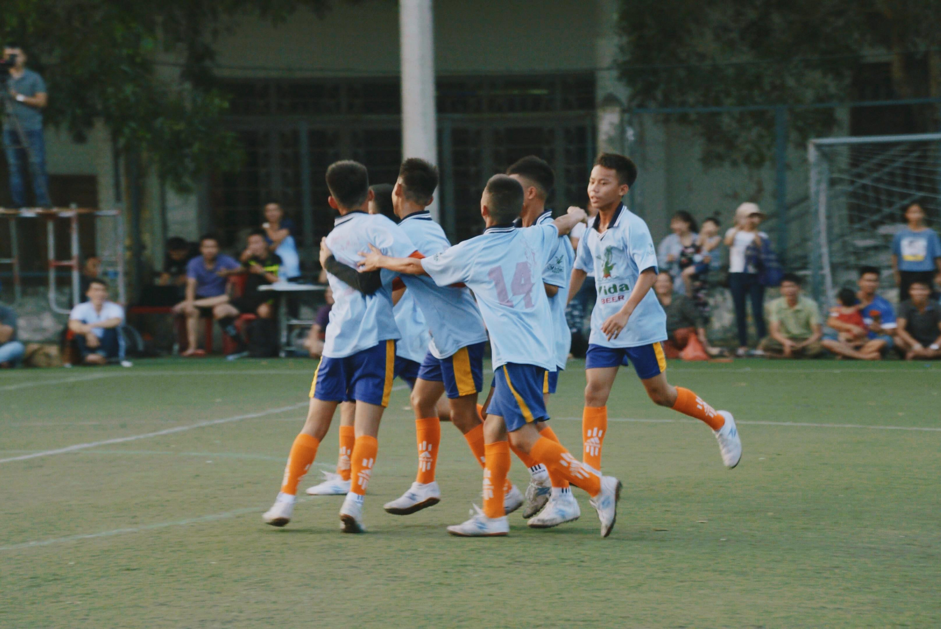 Thiếu niên Yên Thành được đánh giá ngay từ đầu là một trong những đội mạnh nhất mùa giải. Các cầu thủ gây ấn tượng bởi lối chơi kỹ thuật và các pha tấn công có tổ chức. Tuy nhiên nhà đương kim vô địch đã bị đánh bại ở vòng tứ kết bởi đội Thiếu niên Tân Kỳ vào sáng 15/6 với tỉ số 1-0.