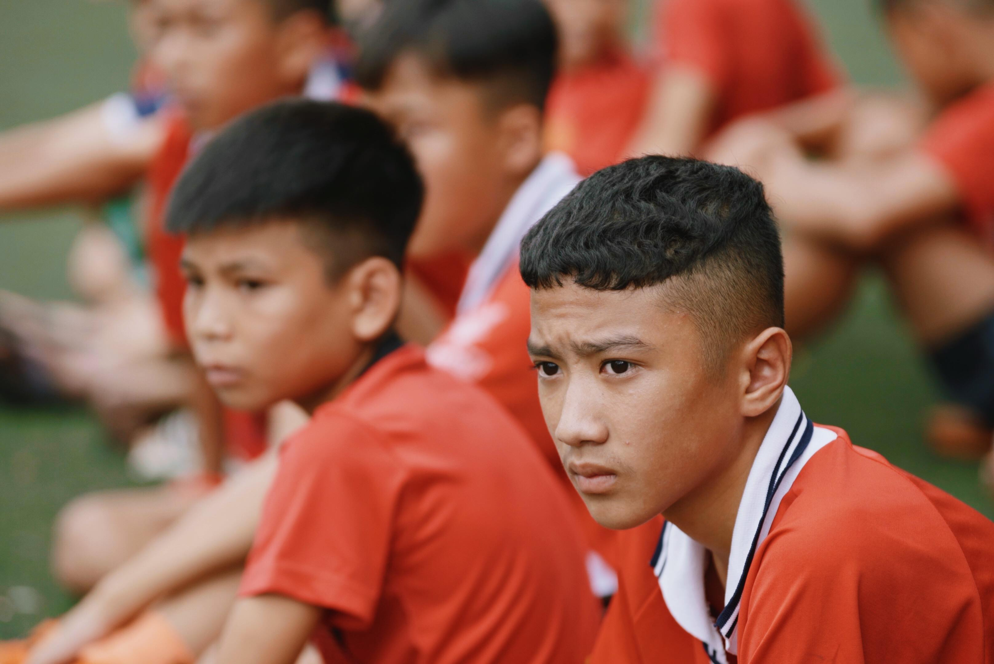 Bước sang ngày thi đấu thứ 5, Cúp Báo Nghệ An đã bước vào vòng loại trực tiếp. Sự căng thẳng hiện rõ trên khuôn mặt các cầu thủ. 