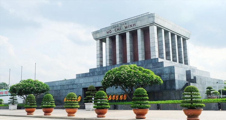 Lăng Chủ tịch Hồ Chí Minh.