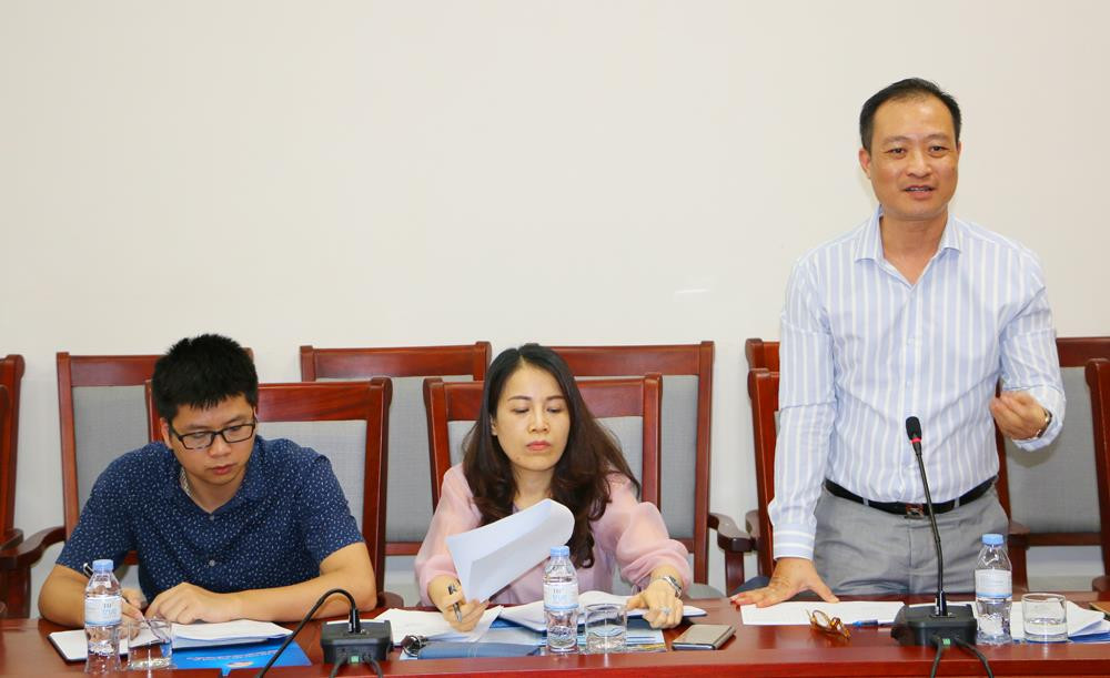 Đại diện Trung tâm xúc tiến thương mại và đầu tư TP Hồ Chí Minh chia sẻ một số kinh nghiệm hội nghị thu hút đầu tư để góp ý với tỉnh Nghệ An. Ảnh: Nguyễn Hải 