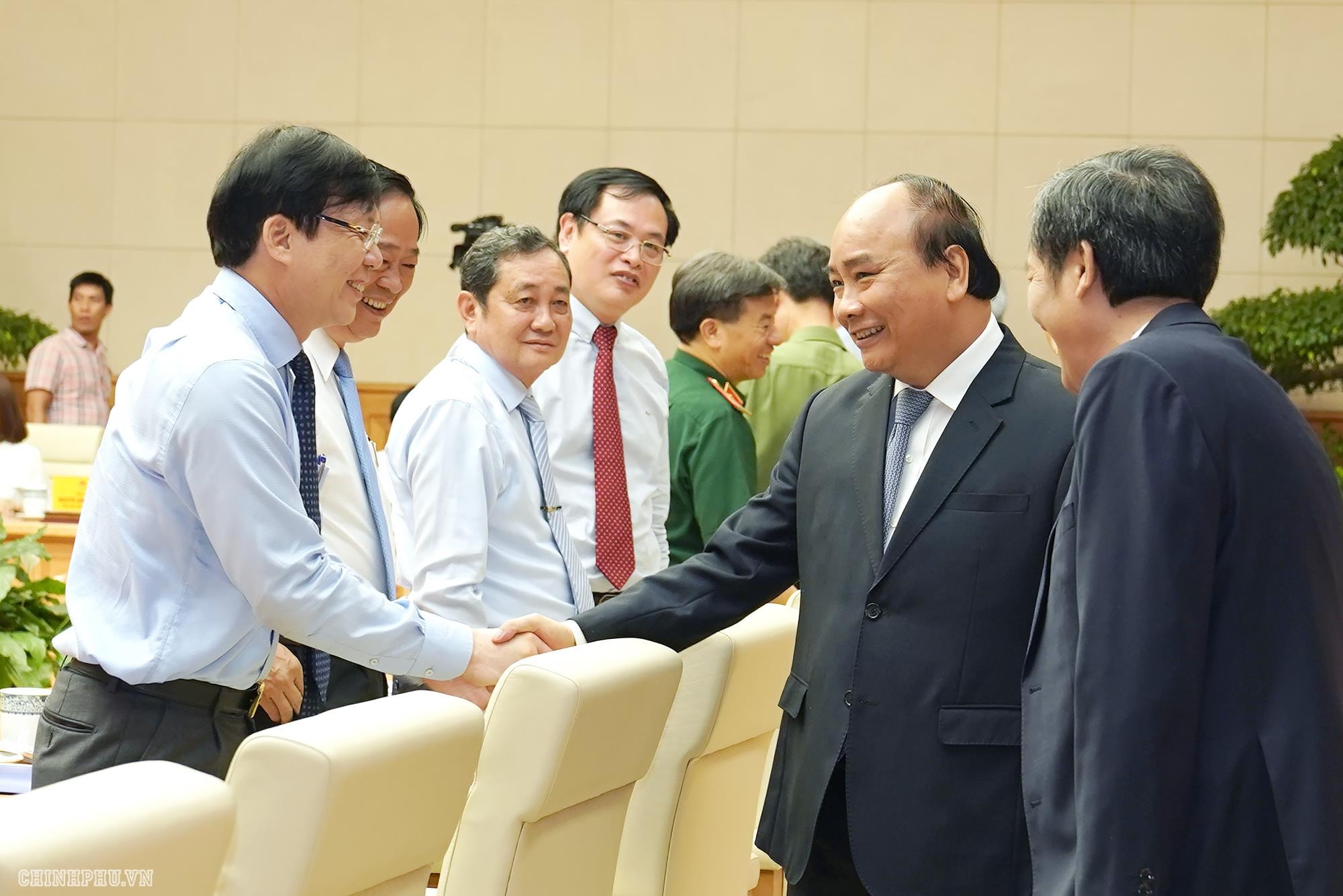 Thủ tướng cùng các đại biểu dự buổi làm việc. Ảnh: VGP/Quang Hiếu