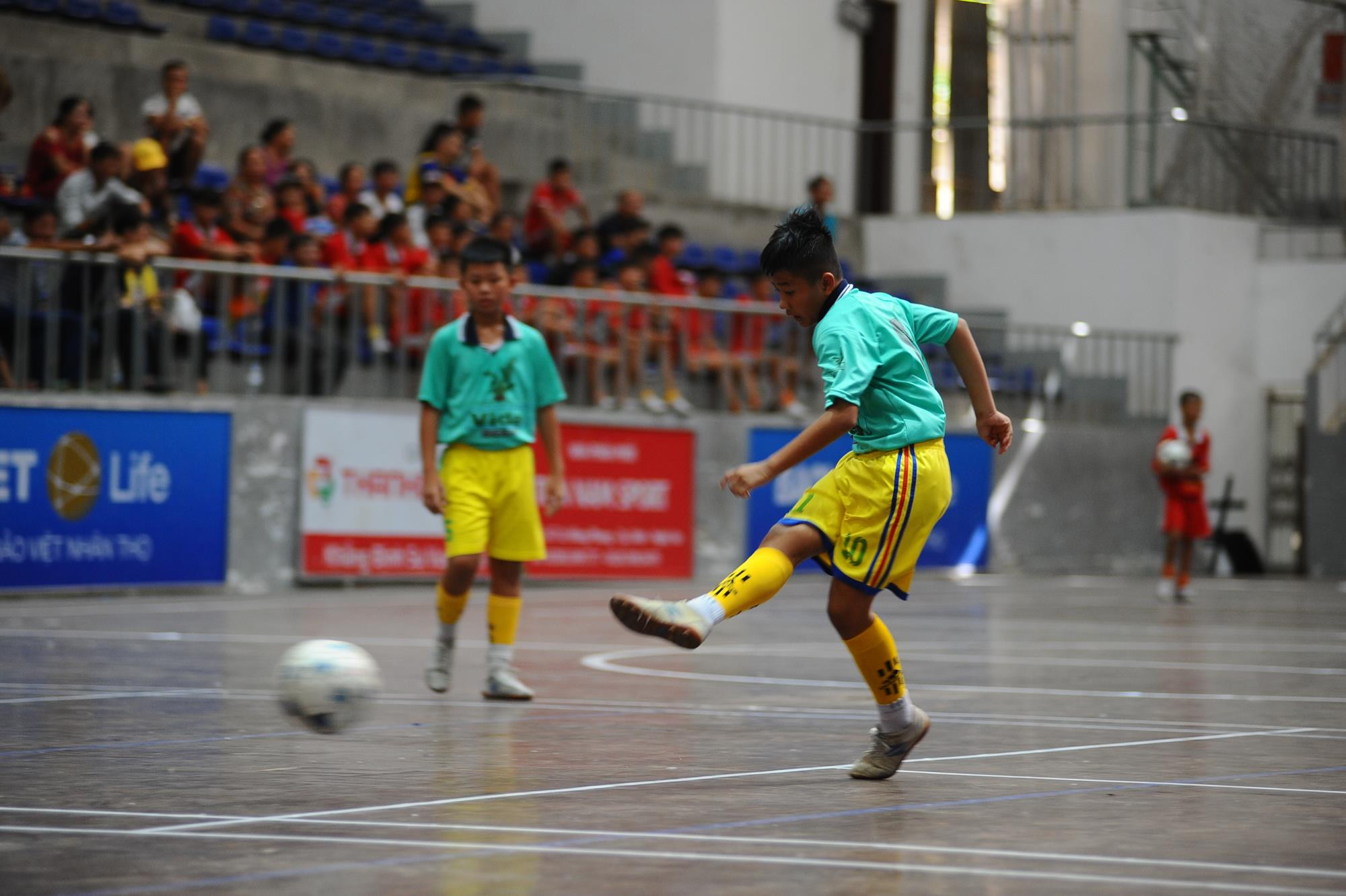 Võ Quang Bảo trong trận chung kết Giải bóng đá Thiếu niên Nhi đồng Cúp Báo Nghệ An lần thứ 23