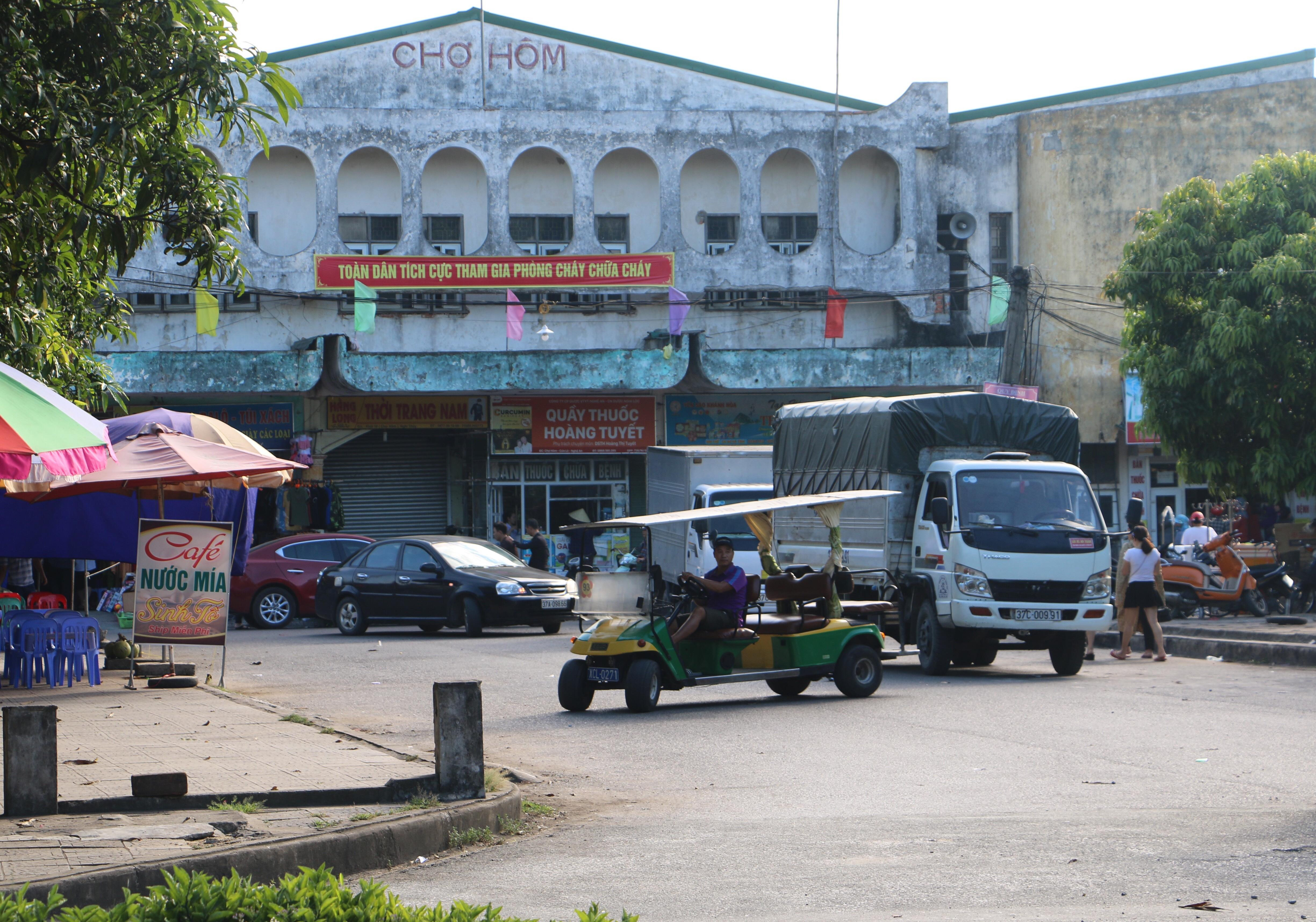 Khu vực chợ Hôm (khối 10, phường Nghi Thủy, thị xã Cửa Lò) nơi Phềnh bị bắt khi đang giao hàng. 