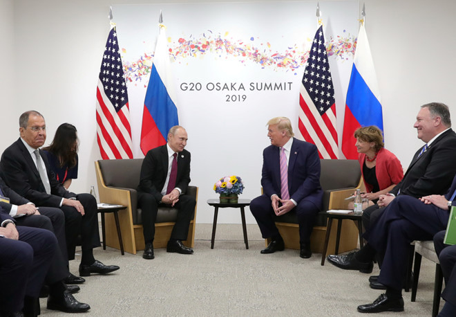 Tổng thống Mỹ Donald Trump và Tổng thống Nga Vladimir Putin hội đàm bên lề hội nghị thượng đỉnh G20 ngày 28.6 /// Reuters