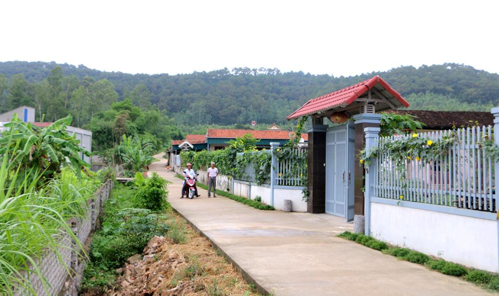 Một góc nông thôn mới xã Quỳnh Trang. Ảnh: Nguyễn Hải
