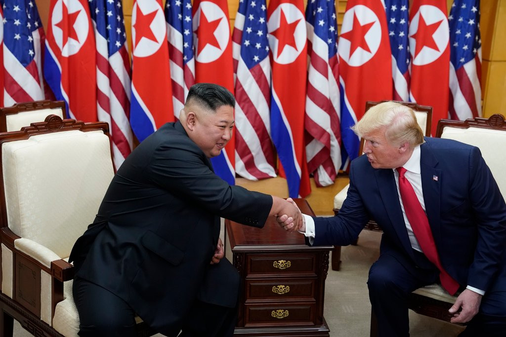 Hai nhà lãnh đạo đã có cuộc hội đàm dài 50 phút và nhất trí khởi động lại tiến trình đàm phán nhằm phi hạt nhân hóa bán đảo Triều Tiên (Nguồn: New York Times)