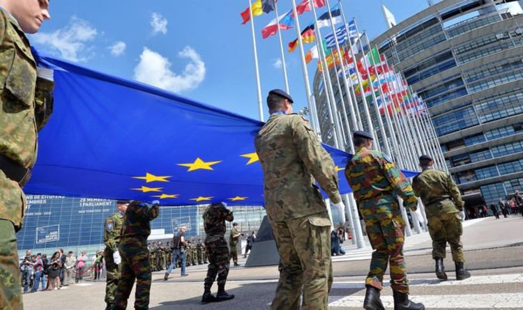 Bà Ursula Von der Leyen được cho là sẽ thúc đẩy mạnh mẽ sáng kiến Quân đội chung châu Âu. Ảnh: Daily Express