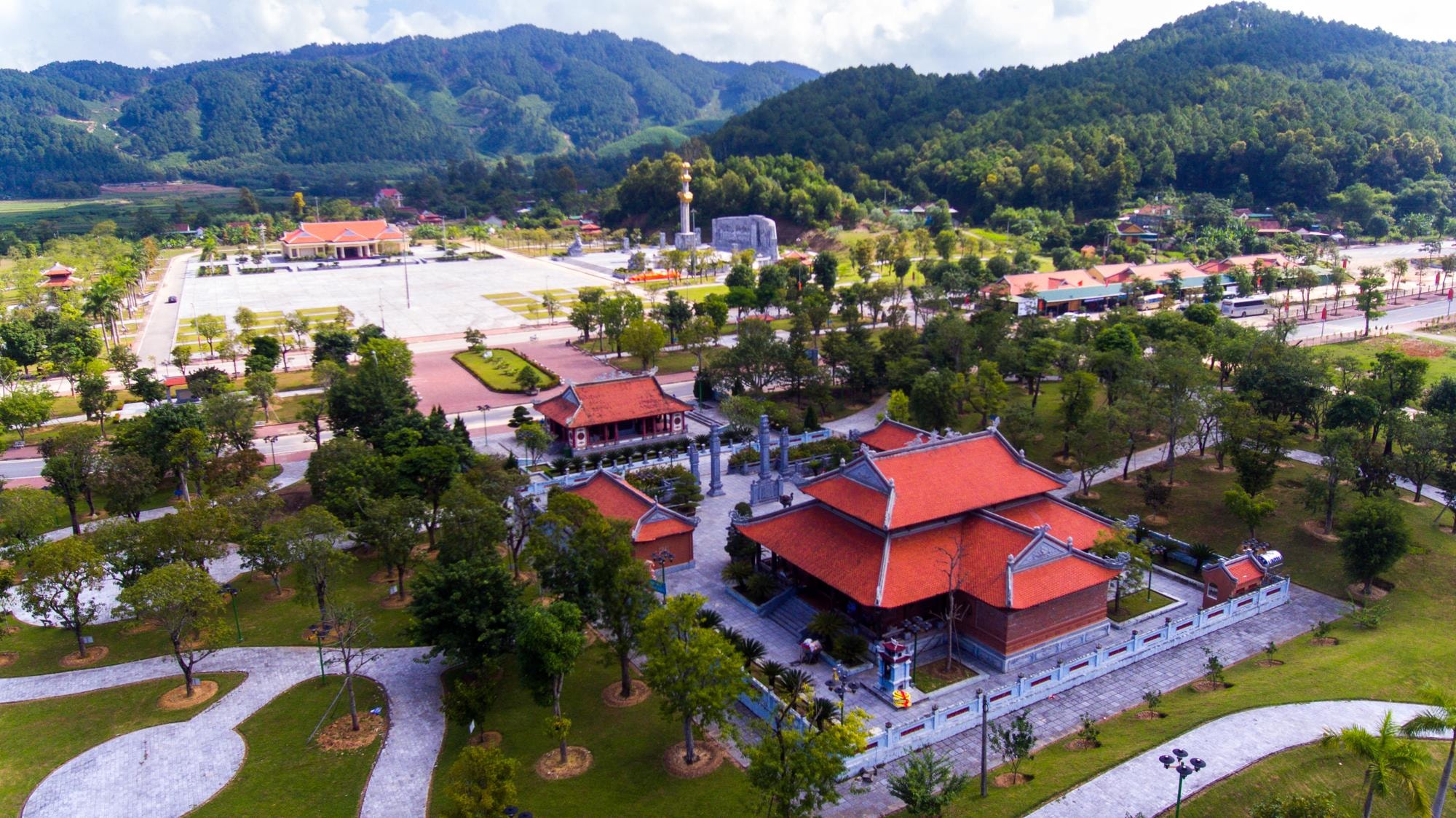 Khu Di tích lịch sử Truông Bồn là điểm du tịch tâm linh, thu hút nhiều du khách đến tham quan và tưởng niệm. Ảnh: Thành Cường