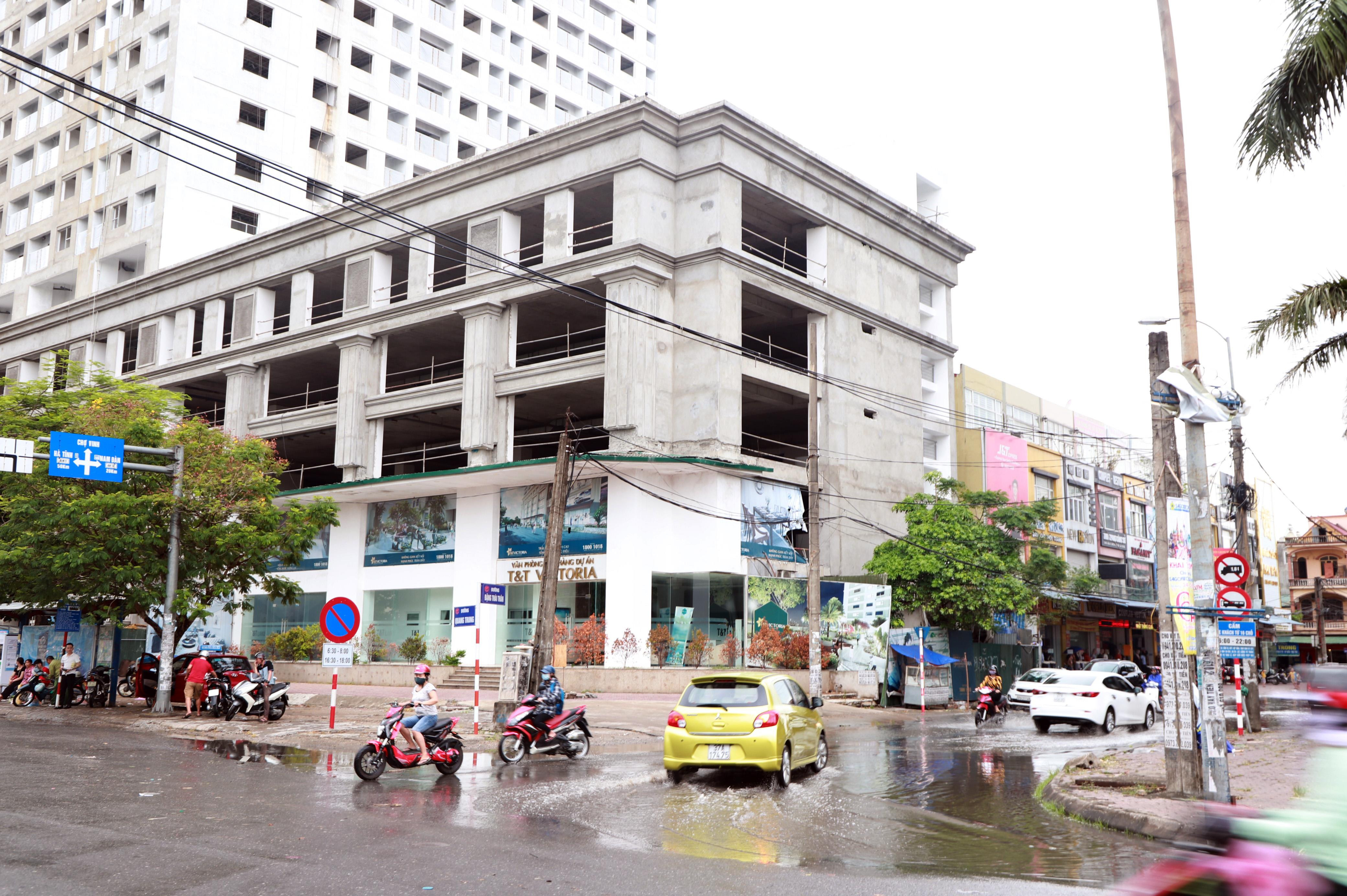 bna_Chỉ cần một cơ mưa nhỏ đường Đặng Thái Thân tại phường Quang Trung đã bị ngập