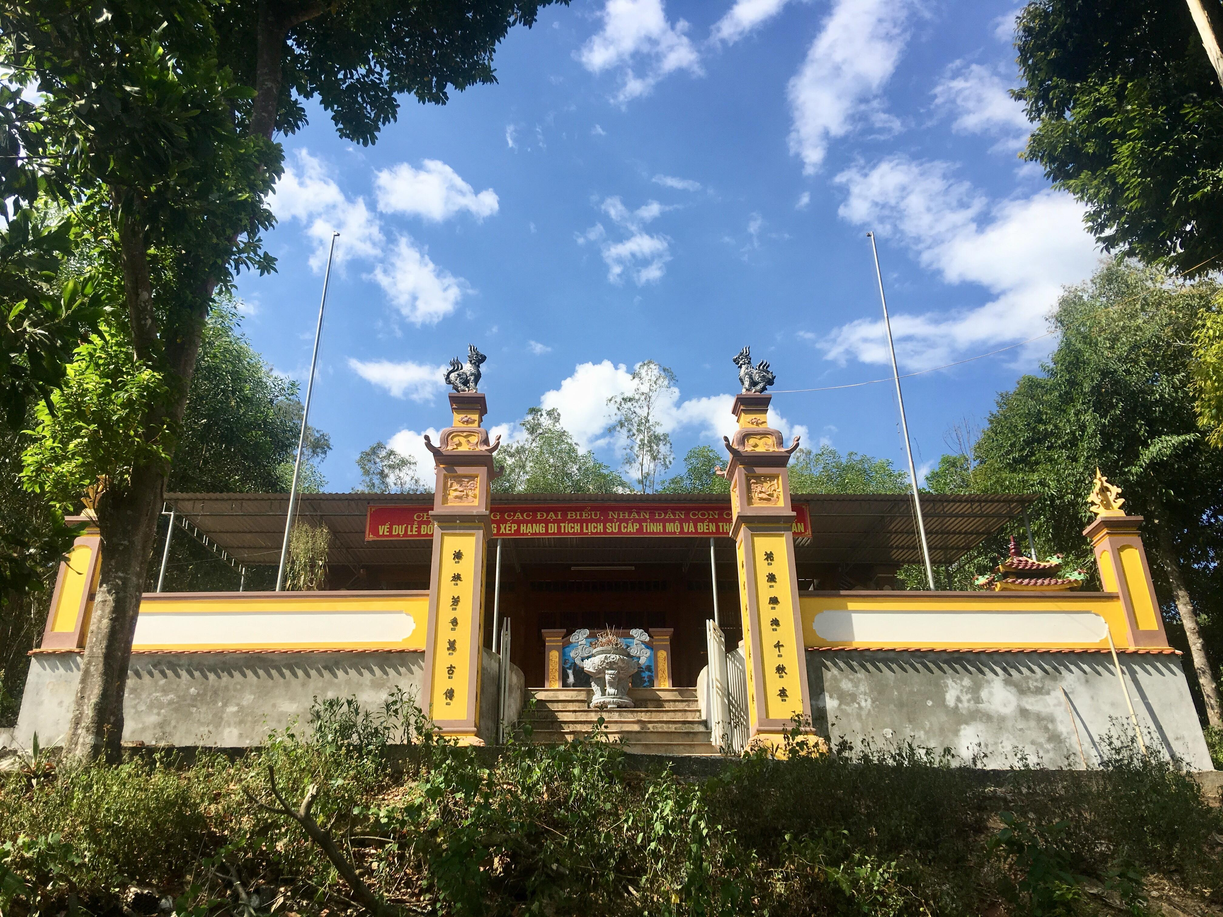 Đền thờ ông Phan Sỹ Tuấn tại núi Cấm, xã Tràng Sơn, huyện Đô Lương. Ảnh: Ngọc Phương