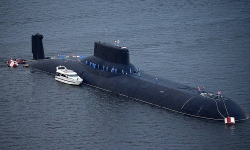 Tàu ngầm hạt nhân hạng nặng Dmitry Donskoi của Nga. Ảnh: TASS.
