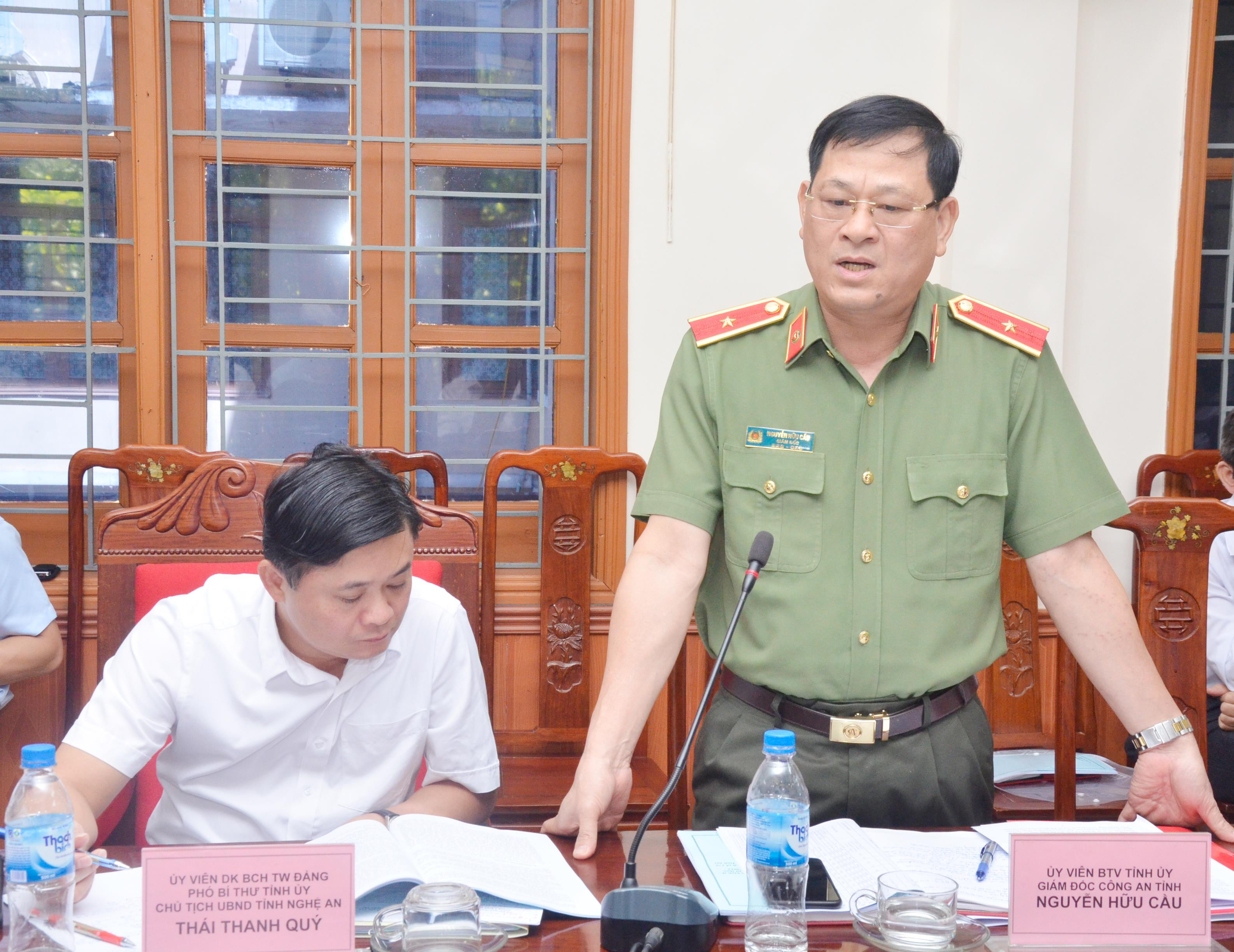 Thiếu tướng Nguyễn Hữu Cầu phát biểu tại cuộc làm việc. Ảnh: Thanh Lê