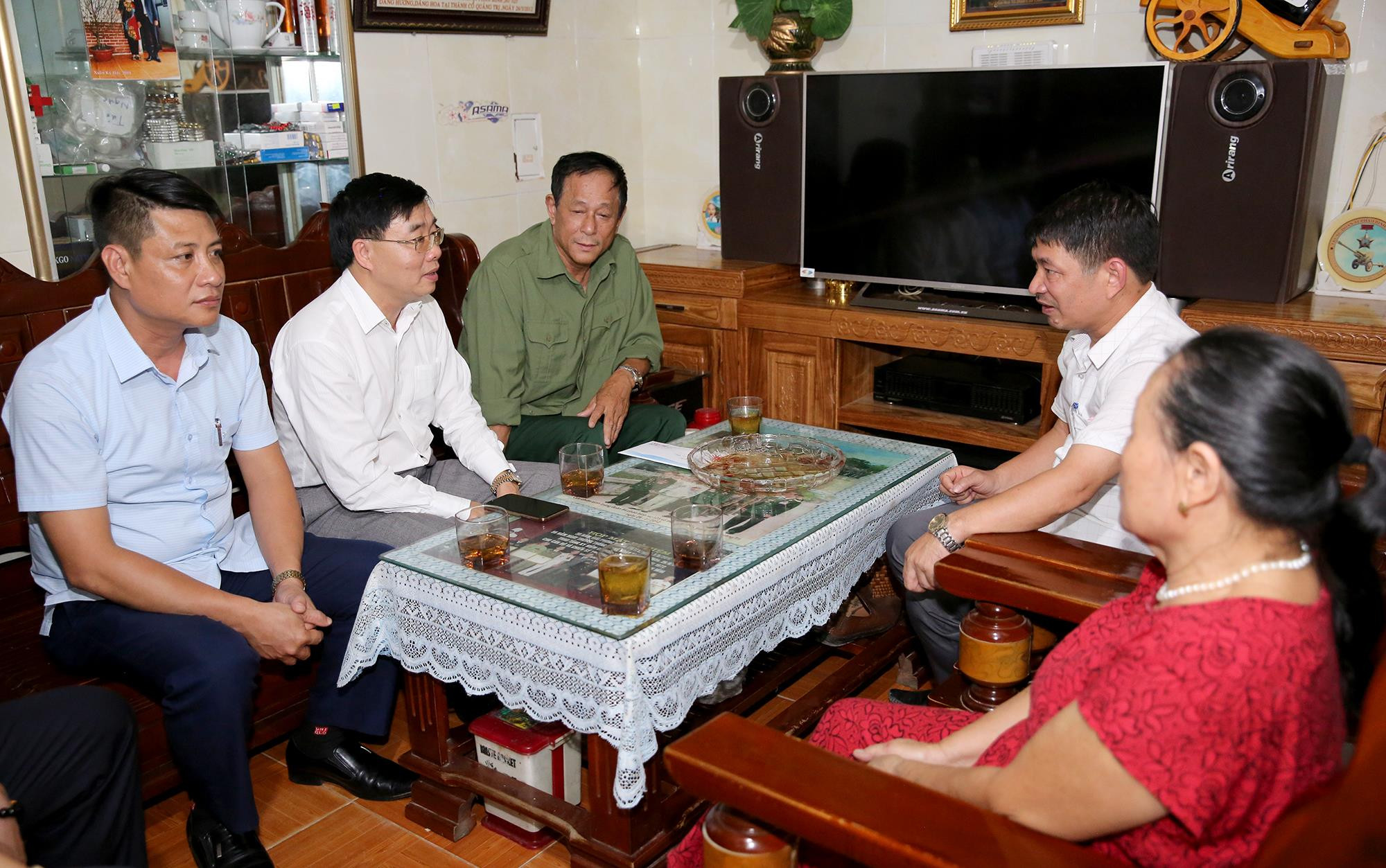Nhóm niềm tin thăm hỏi gia đình cựu chiến binh Nguyễn Văn Nhã