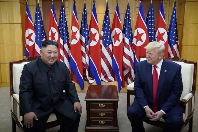 Tổng thống Trump gặp Chủ tịch Kim tại Bàn Môn Điếm hôm 30.6 /// Reuters