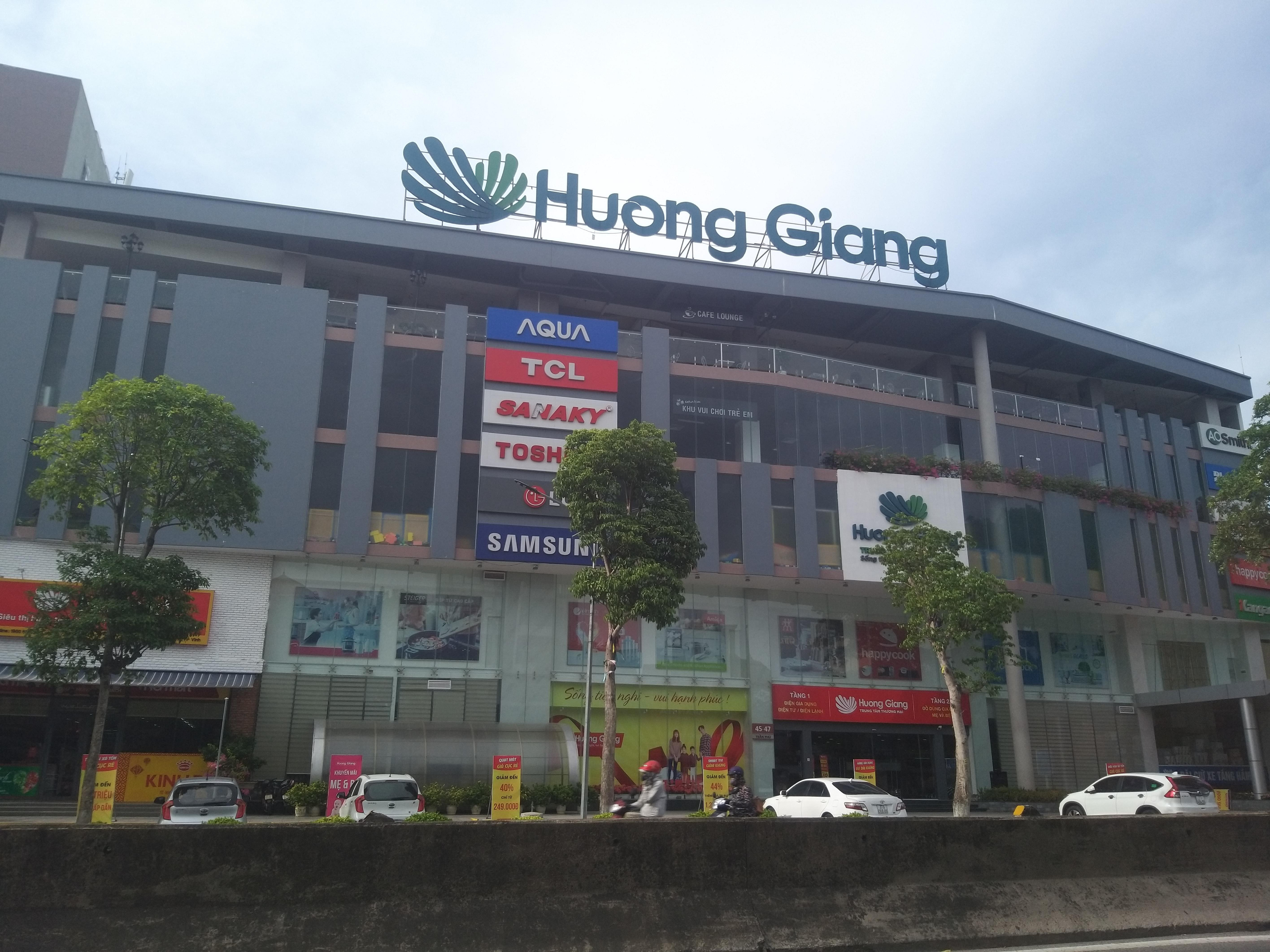 Trung tâm thương mại Hương Giang. Ảnh: P.B