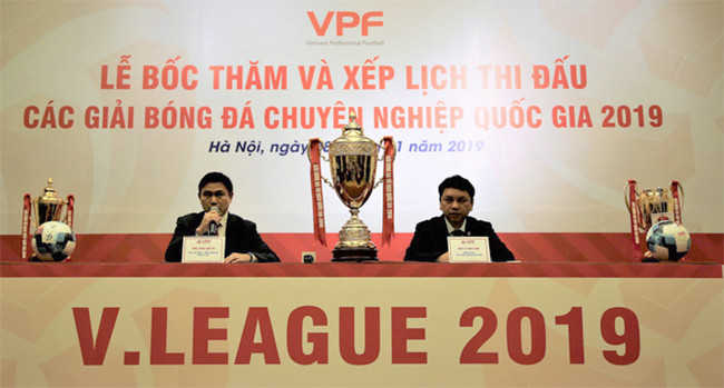 Chính sự ưu ái ấy bỗng lộ ra rằng dường như VPF và VFF phối hợp để xây dựng kế hoạch thi đấu của V-League và đội tuyển có nhiều vấn đề.