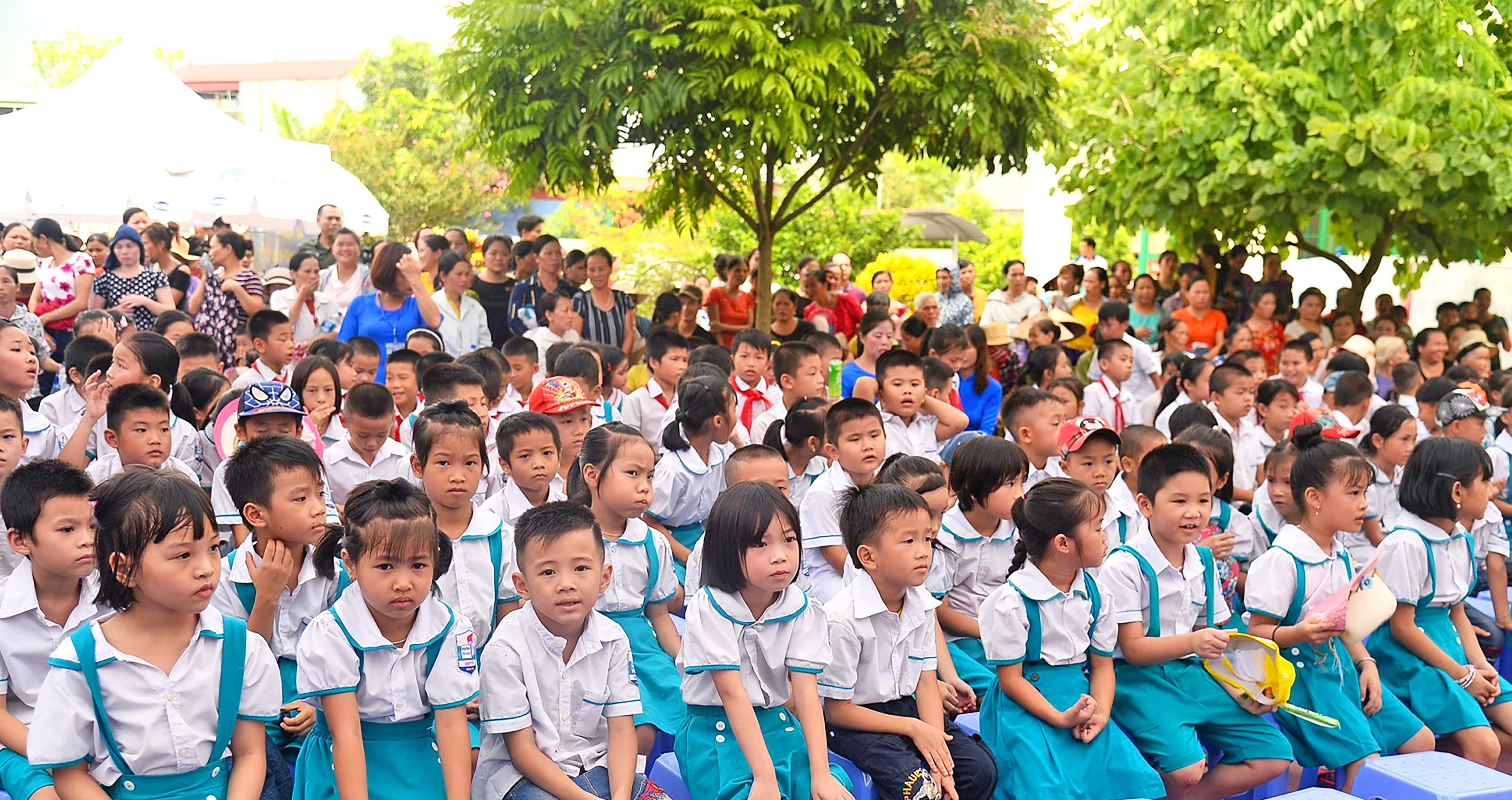 Trẻ em Việt Nam còn đang phải đối mặt với tình trạng suy dinh dưỡng thấp còi và thiếu vi chất dinh dưỡng, đây là những nguyên nhân chính ảnh hưởng xấu đến sự tăng trưởng chiều cao và trí tuệ của các em. Ảnh: P.V