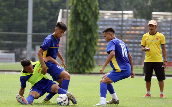 Dù đã chuẩn bị kỹ lưỡng nhưng U15 Malaysia có đẳng cấp vượt trội hơn so với U15 Việt Nam. Ảnh: VTC