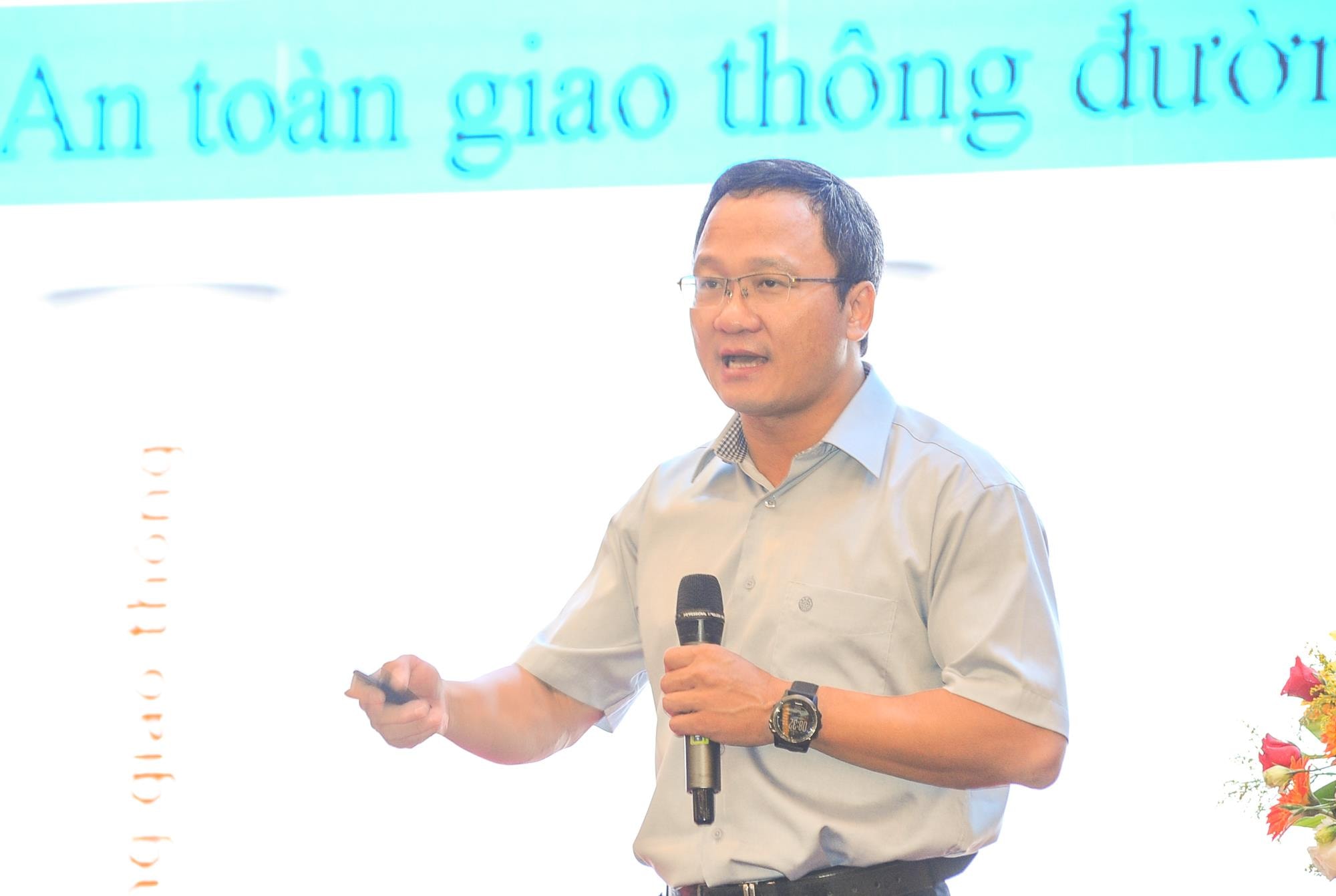 Đồng chí Khuất Việt Hùng