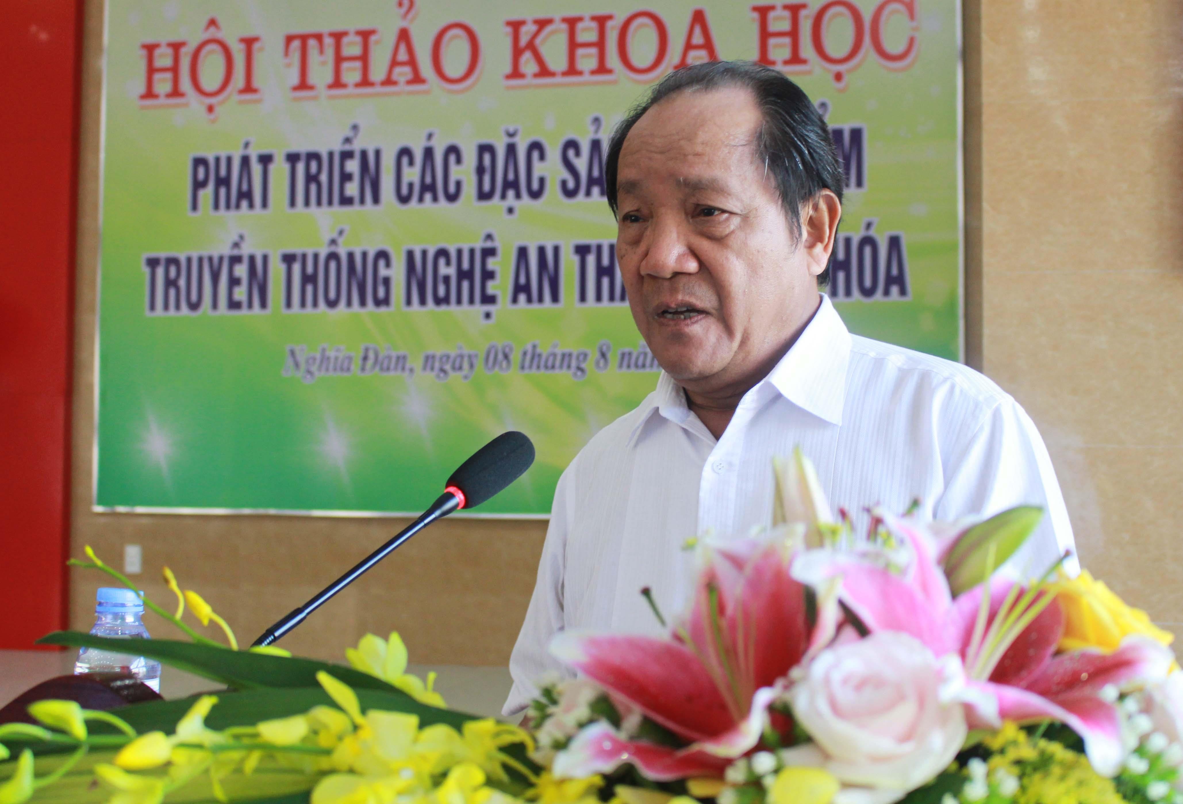 Nguyên thứ trưởng Bộ Nông nghiệp và phát triển nông thôn Hồ Xuân Hùng phát biểu tại hội thảo. Ảnh: Phương Thúy
