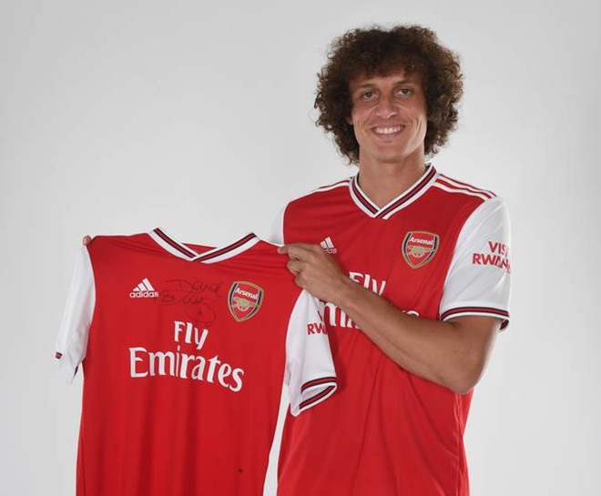 Luiz chuyển đến đầu quân cho đội bóng kình địch của Chelsea ở tuổi 32. Ảnh: Arsenal.