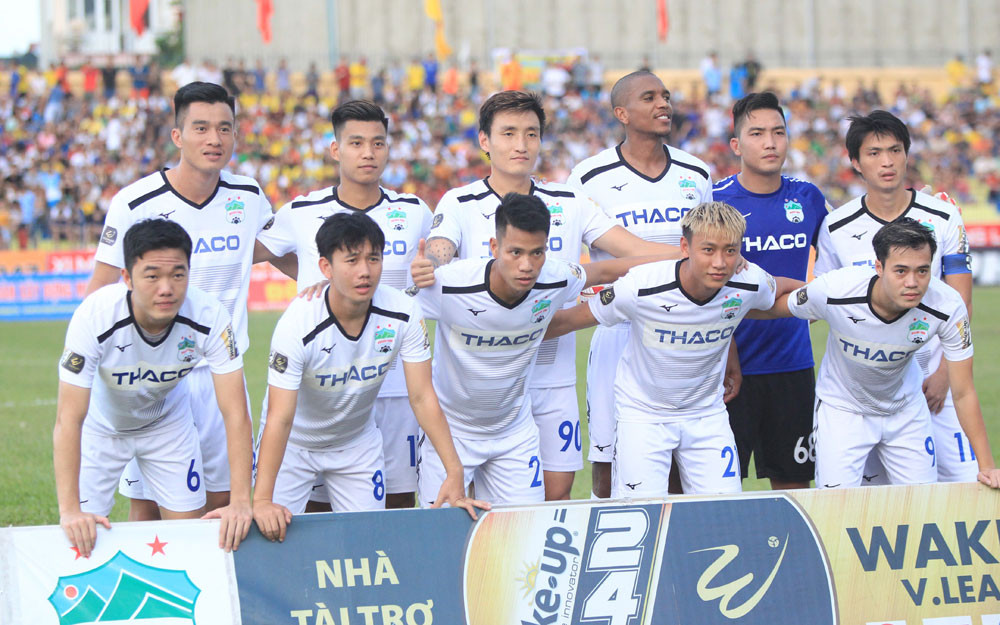 HAGL đang sở hữu một trong những hàng thủ tệ nhất V.League. Ảnh: VPF