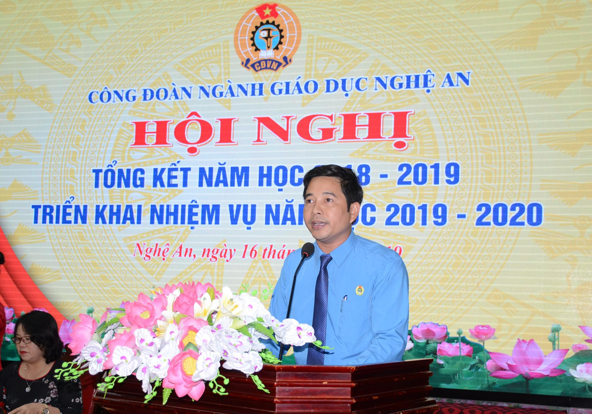 Lãnh đạo Công đoàn ngành Giáo dục Nghệ An khai mạc hội nghị. Ảnh: Thành Chung