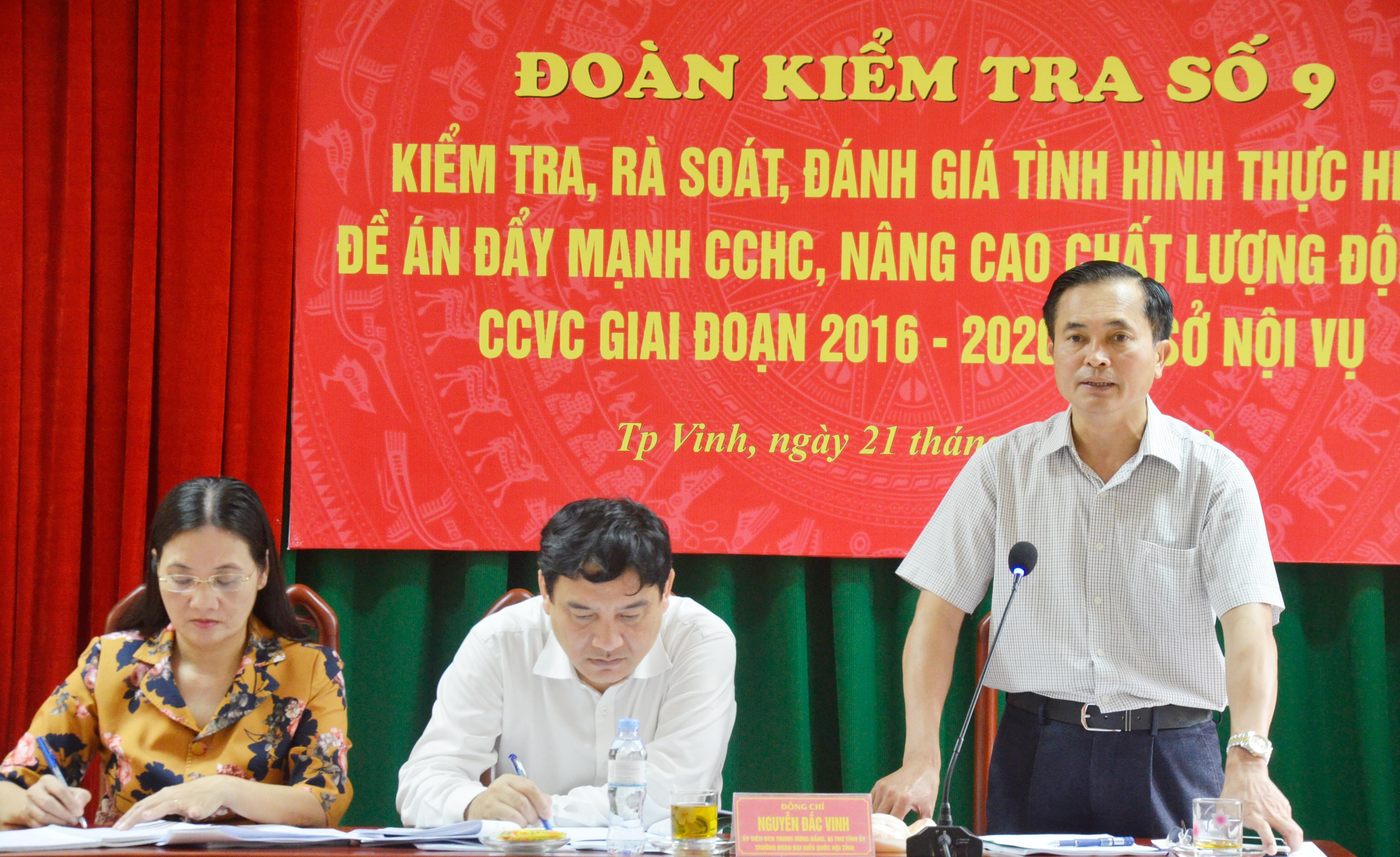 Phó Chủ tịch UBND tỉnh Lê Ngọc Hoa phát biểu tại cuộc làm việc. Ảnh: Thanh Lê