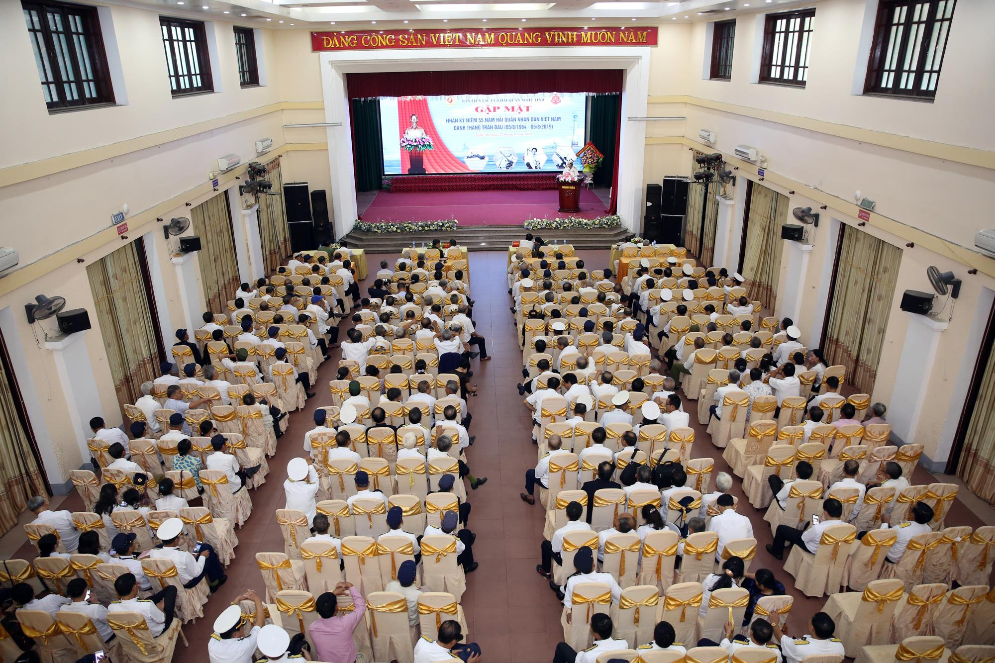 Tham dự buổi gặp mặt có các đồng chí đại diện các ban, ngành cấp tỉnh; các đồng chí trong Ban lien lạc và gần 300 đại biểu đại diện cho toàn bộ CCB Hải quân ở địa bàn hai huyện Nghệ An và Hà Tĩnh.