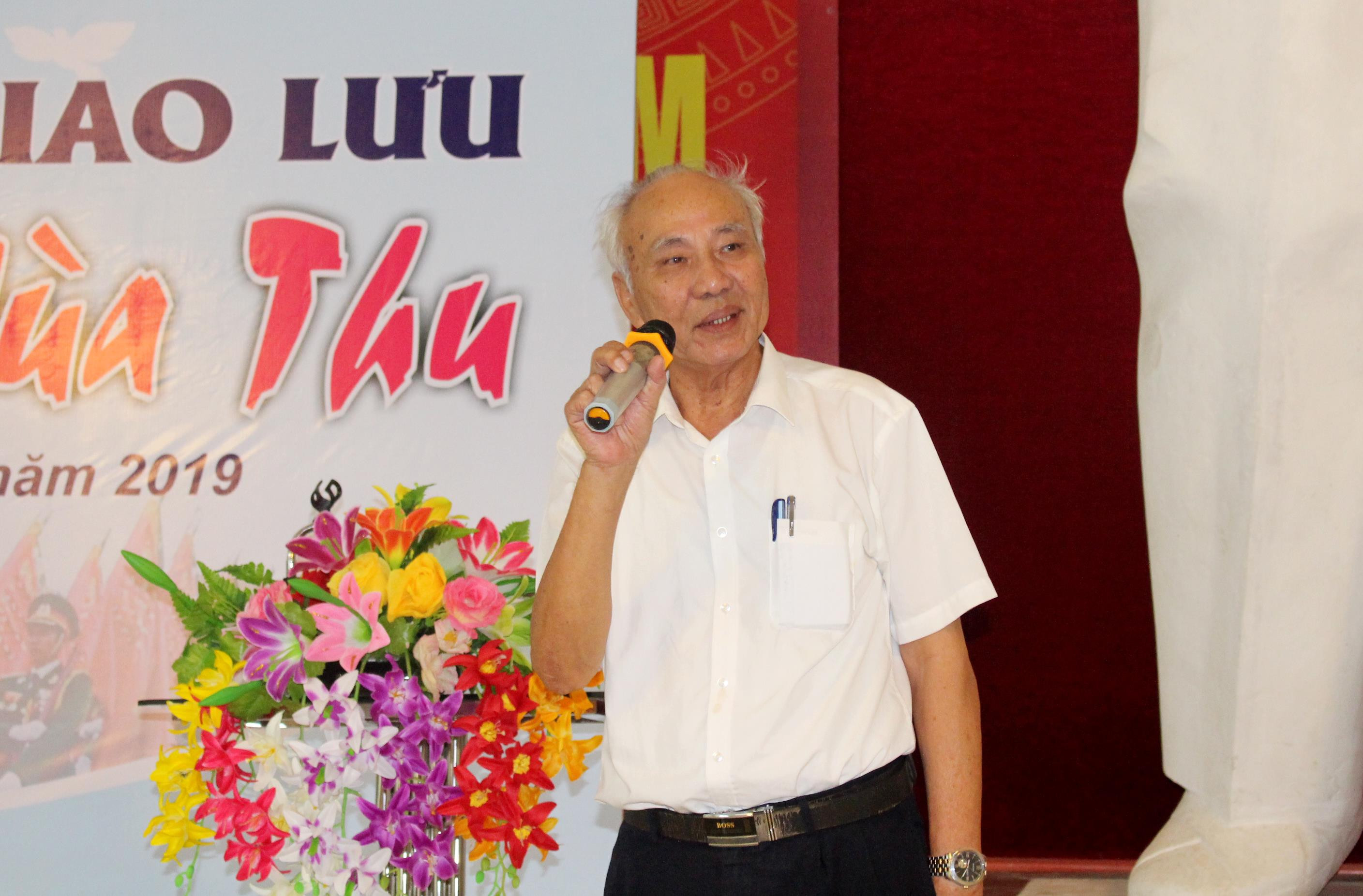 Anh hùng LLVTND Nguyễn Đăng Chế tại buổi giao lưu.
