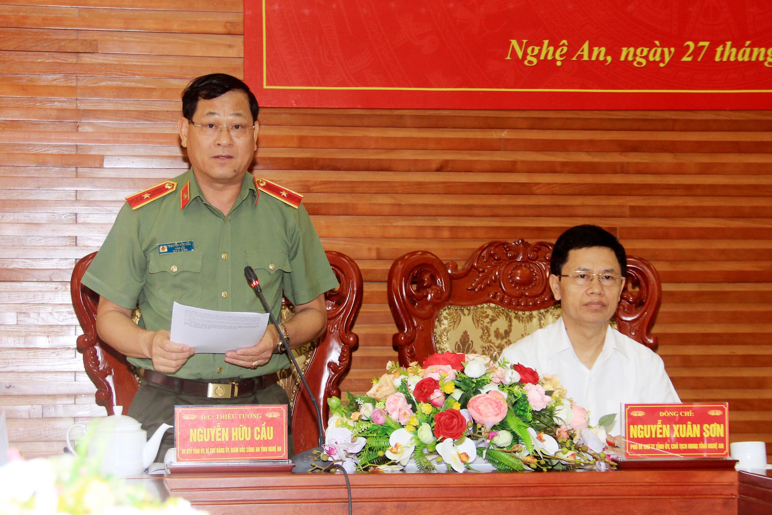 Thiếu tướng Nguyễn Hữu Cầu đề nghị cần nâng cao hiệu quả công tác đào tạo, sát hạch lái xe nhằm kìm hãm tai nạn và ùn tắc giao thông. Ảnh: Phạm Bằng