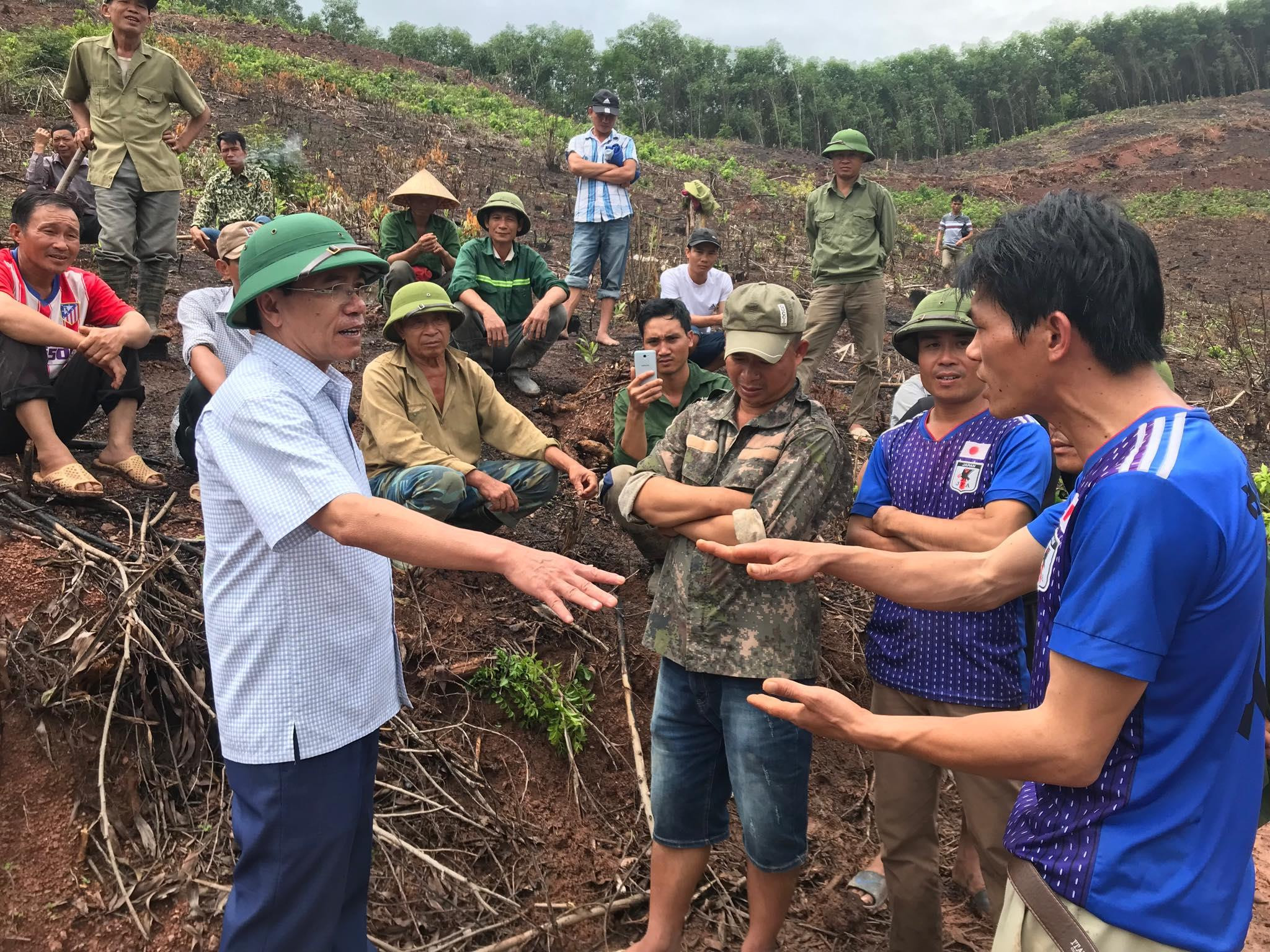Diễn biến căng thẳng diễn ra trọn ngày 2/8/2019 tại khu vực ông Nguyễn Tiến Cảnh có hành vi chiếm đất rừng sản xuất, dù lãnh đạo huyện Quỳ Hợp cùng các phòng ban, đơn vị chức năng và xã Tam Hợp 