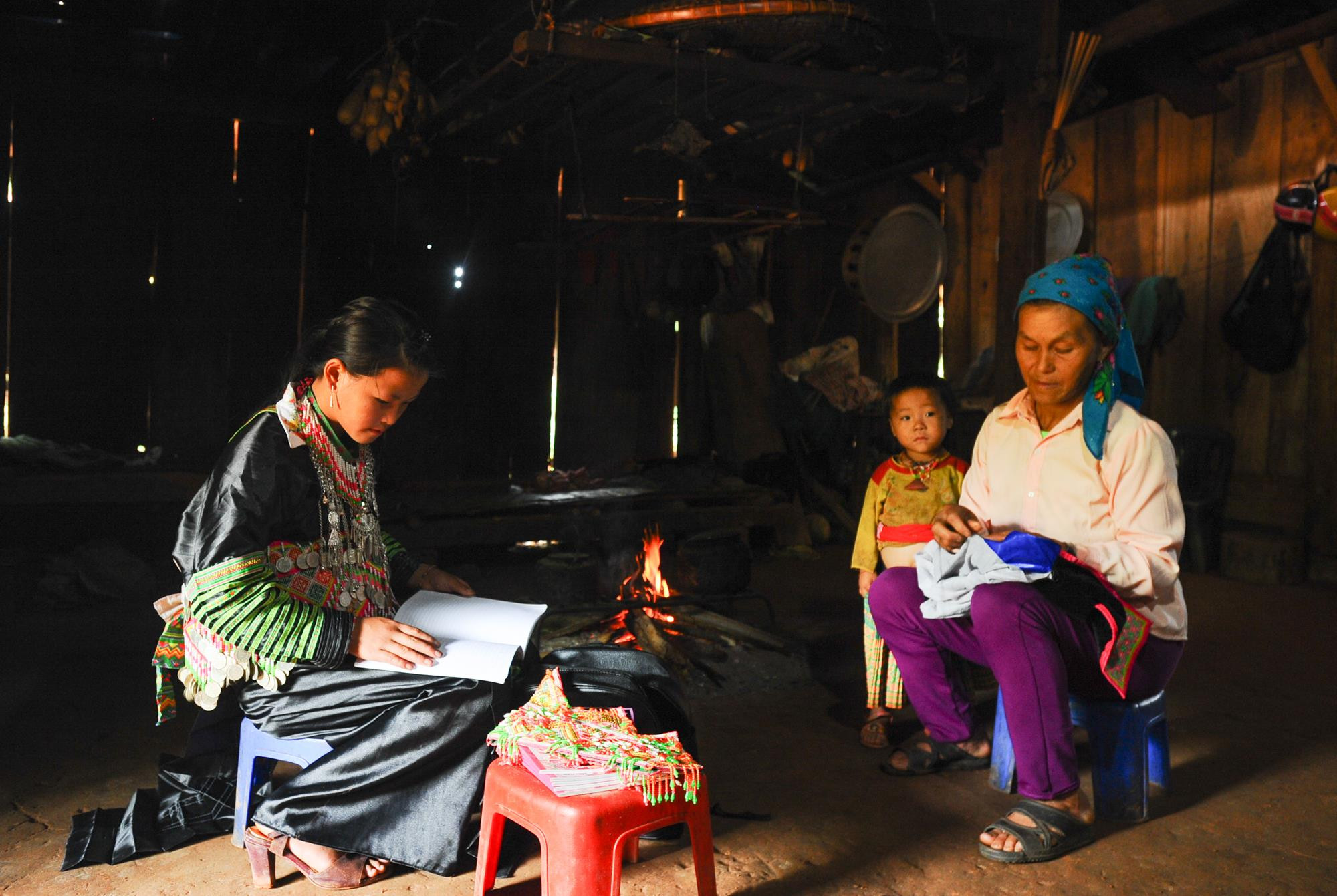 Cuộc sống của đồng bào dân tộc Mông ở huyện Quế Phong dần được cải thiện nhờ các chính sách định canh, định cư của nhà nước. Ảnh: Thành Cường.