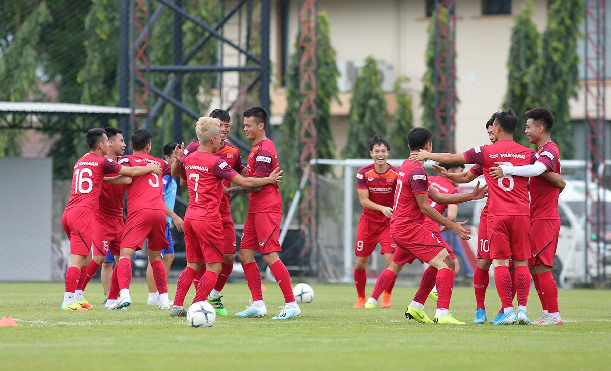 Sau phần khởi động, các tuyển thủ Việt Nam bắt đầu được chơi trò chơi. Ảnh: Trung Kiên