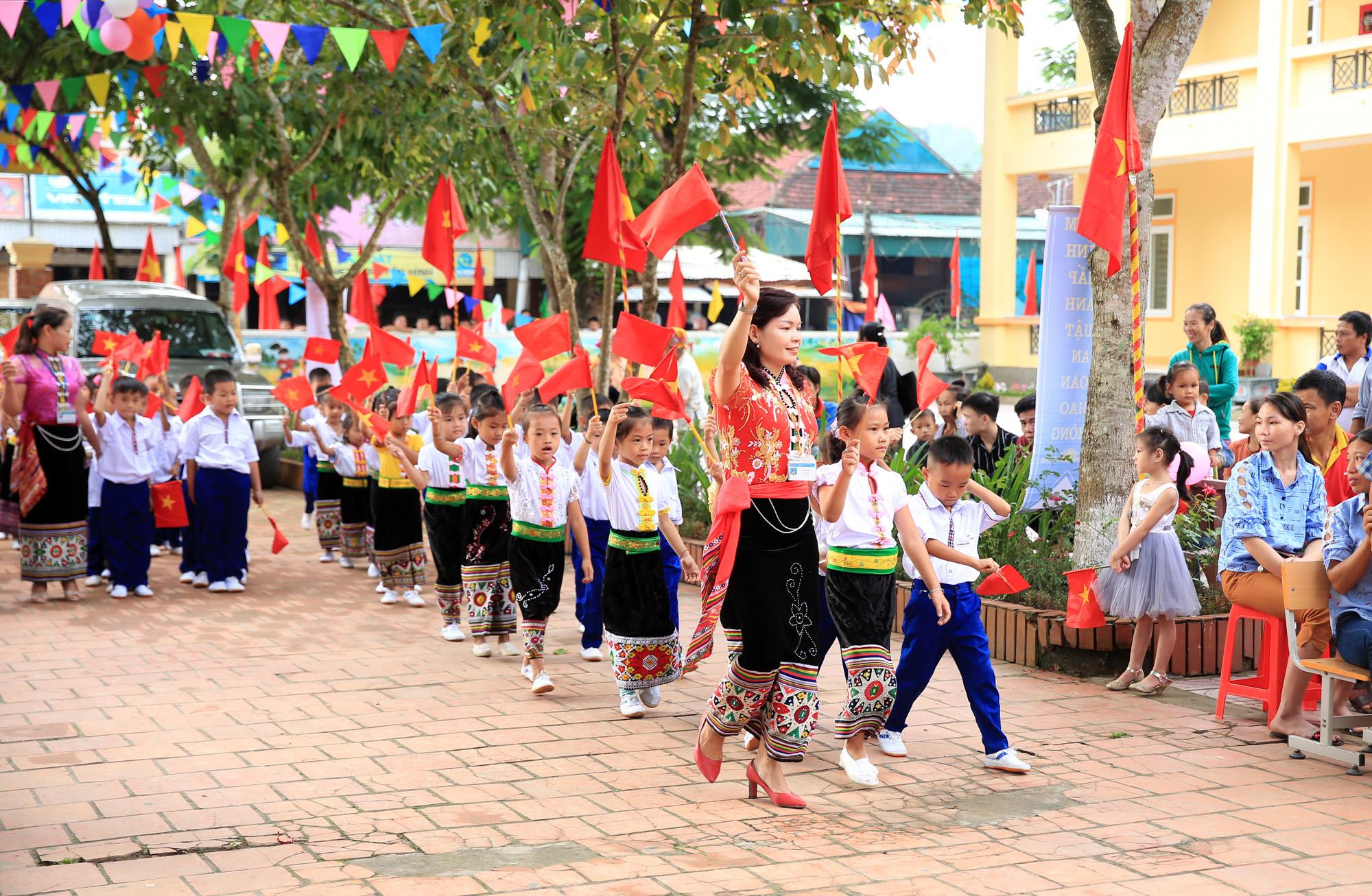 Năm học 2019 - 2020, trường Tiểu học Châu Hội 1 đón 82 em học sinh lớp 1. Ảnh: Hồ Phương