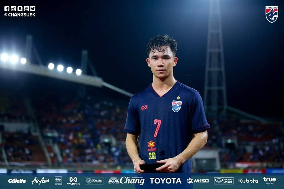 Supachok Sarachat (7) đã được ban tổ chức bình chọn cho danh hiệu cầu thủ xuất sắc nhất trận đấu. Ảnh Changsek