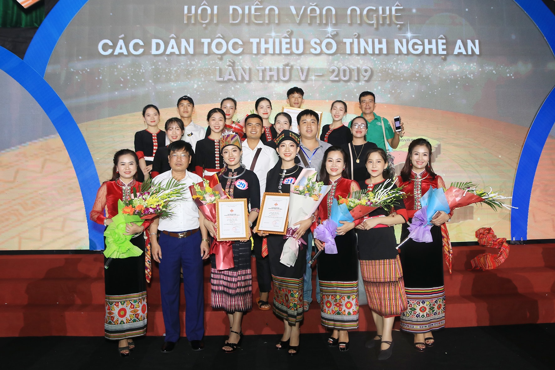 Can canh nhan sac nhung thi sinh duoc vinh danh tai hoi thi 'Net dep cac dan toc thieu so tinh'-hinh-anh-10