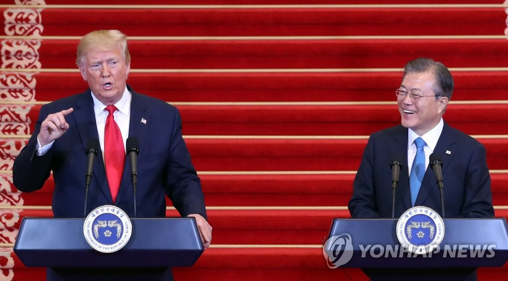 Tổng thống Mỹ Donald Trump và người đồng cấp Hàn Quốc Moon Jae-in tại cuộc họp báo ngày 30/6/2019 tại Seoul -Ảnh: Yonhap